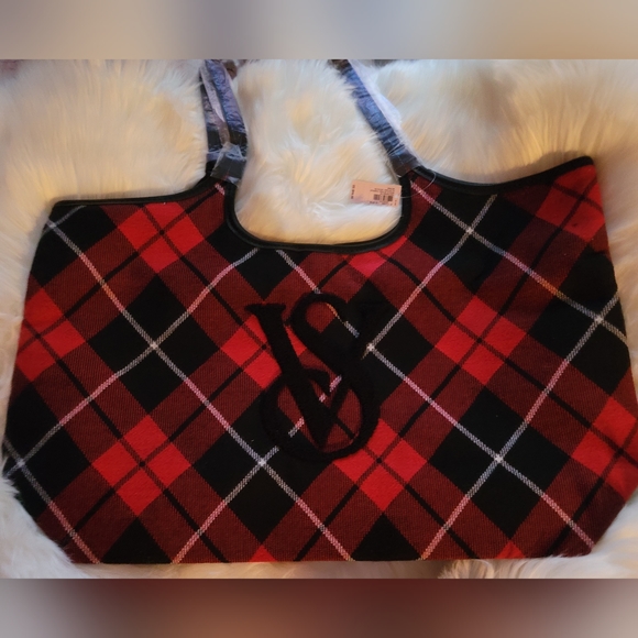 Victoria's Secret Christmas  Tote Bag.  Brand New 💎 - Picture 1 of 2